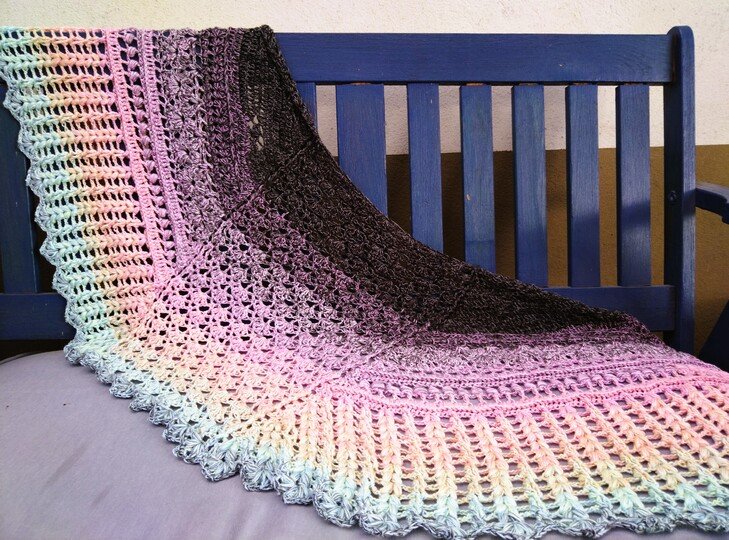 Madagaskar - wing shaped cloth - crochet pattern