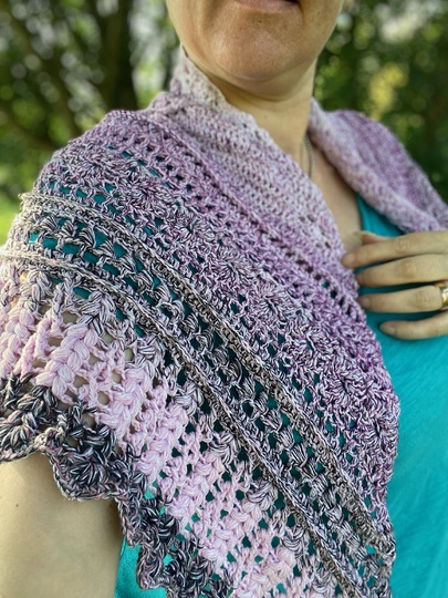 Madagaskar - wing shaped cloth - crochet pattern