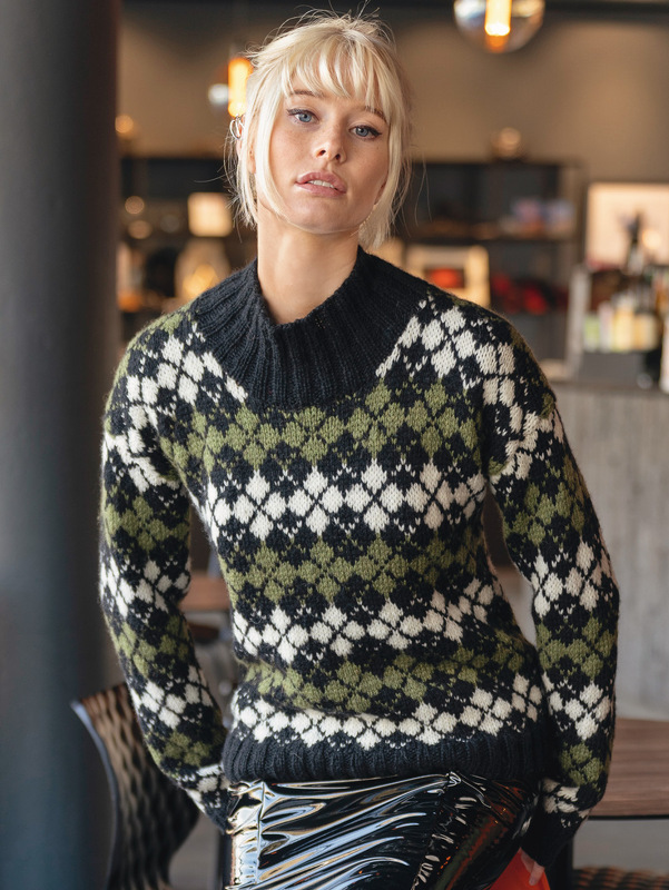 Pulli im Jacquardmuster