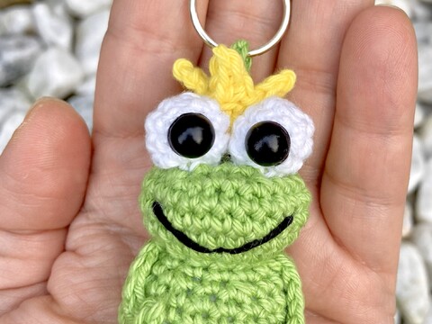 Häkelanleitung Frosch mit Krone | Schlüsselanhänger