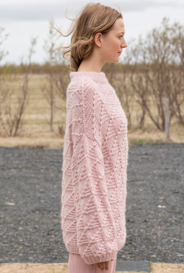 Pulli im Strukturmuster