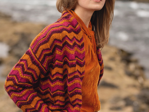 Jacke im Wellenmuster