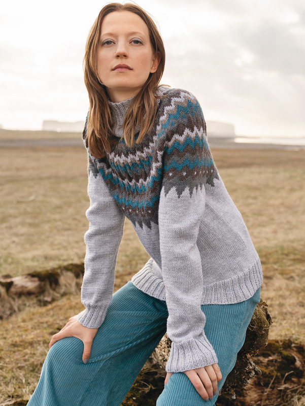 Pulli mit Zackenpasse