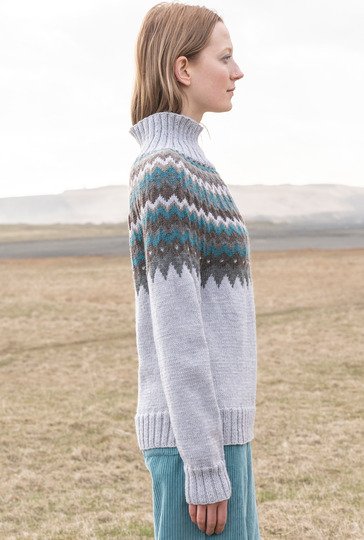 Pulli mit Zackenpasse