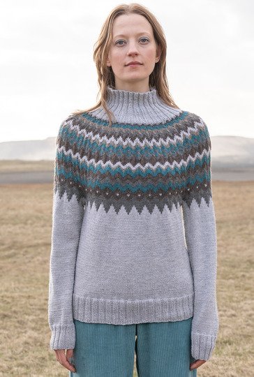 Pulli mit Zackenpasse