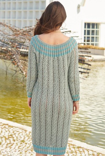 Kleid im Zopflochmuster in Graugrün und Petrol