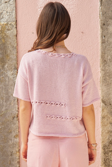 Kurzarmpulli mit Fantasielochmusterstreifen in Rosa