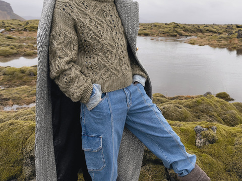 Pulli im Zopf-Lochmuster