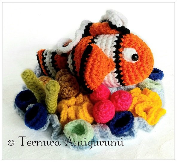 Clownfish with corals Crochet Pattern