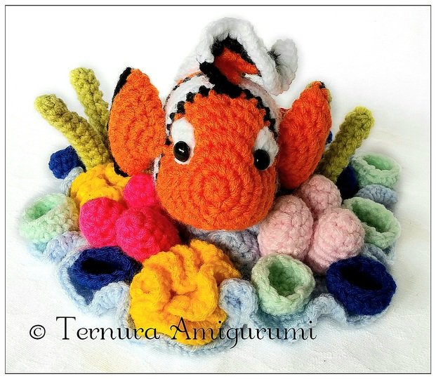 Clownfish with corals Crochet Pattern