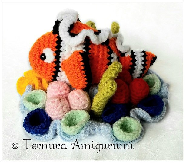 Clownfish with corals Crochet Pattern