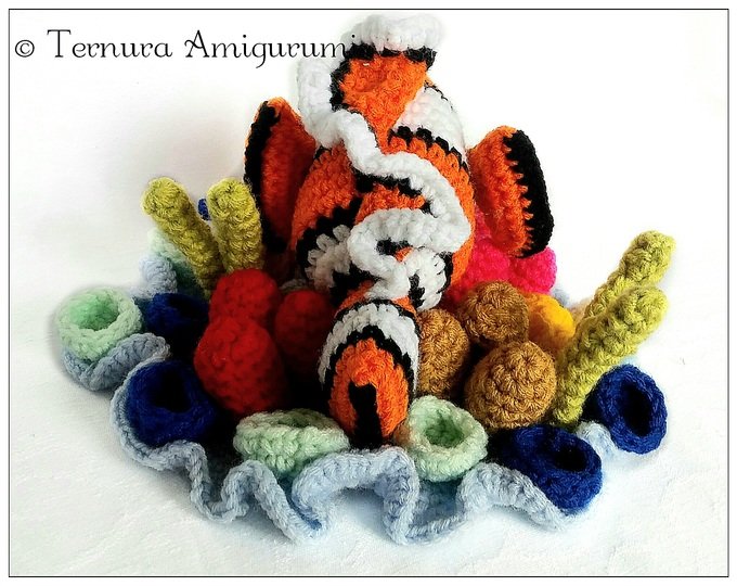 Clownfish with corals Crochet Pattern