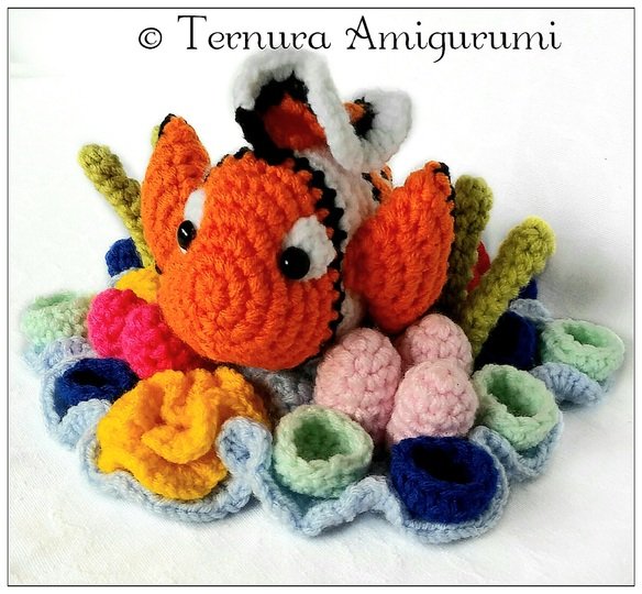 Clownfish with corals Crochet Pattern