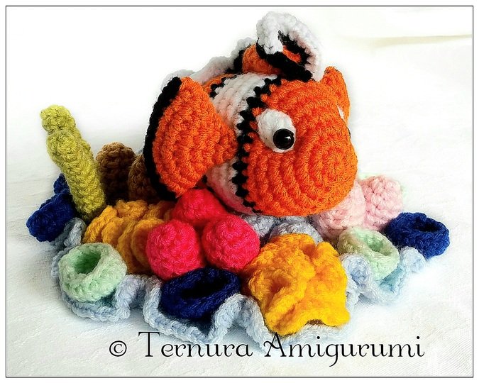 Clownfish with corals Crochet Pattern