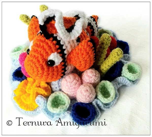 Clownfish with corals Crochet Pattern