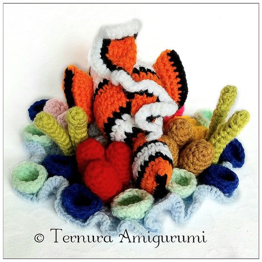 Clownfish with corals Crochet Pattern