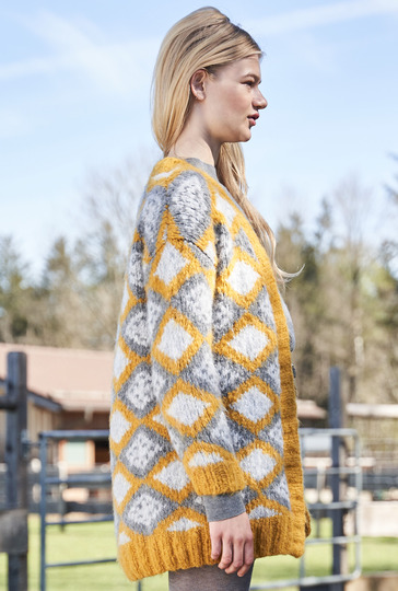 Aufsehen erregende Rautenmuster-Jacke