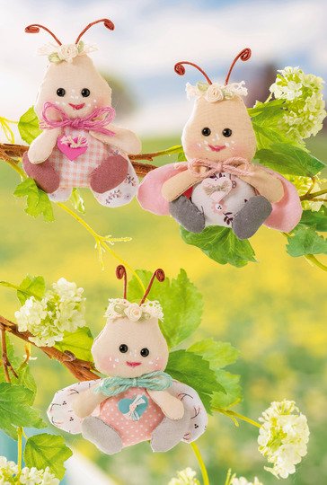 Genähte Deko-Käfer in zarten Tönen