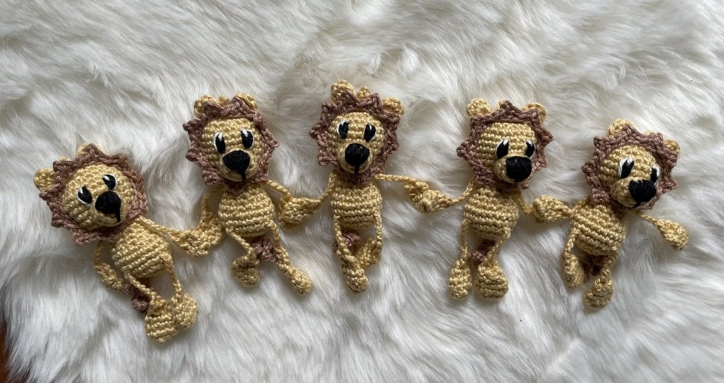 PDF Häkelanleitung Theo der Löwe, Schlüsselanhänger, Taschenbaumler, Anhäng