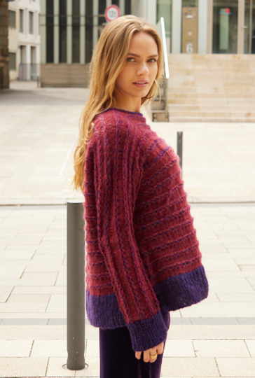 Pulli mit Fledermausärmeln in Rot und Violett