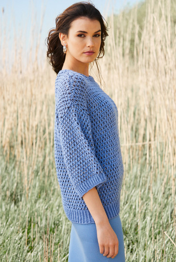 Blauer Pulli mit Hebemaschenmuster