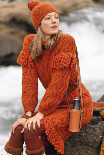 Set aus Pulli, Rock und Mütze