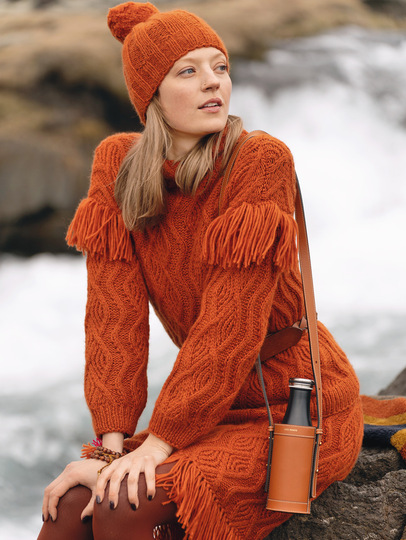 Set aus Pulli, Rock und Mütze