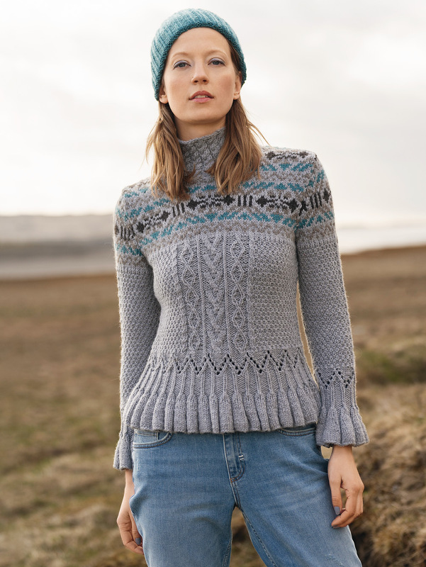 Pulli mit Rippenblenden und Mütze