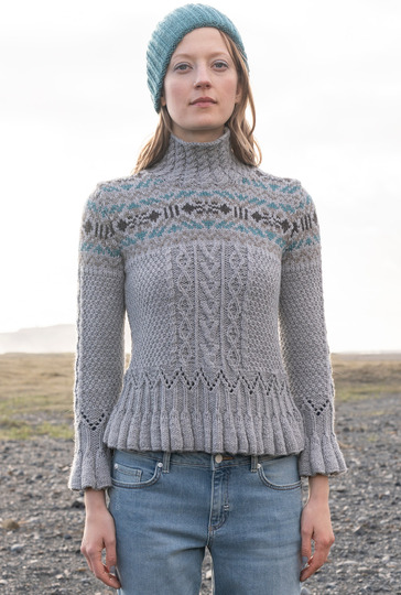 Pulli mit Rippenblenden und Mütze