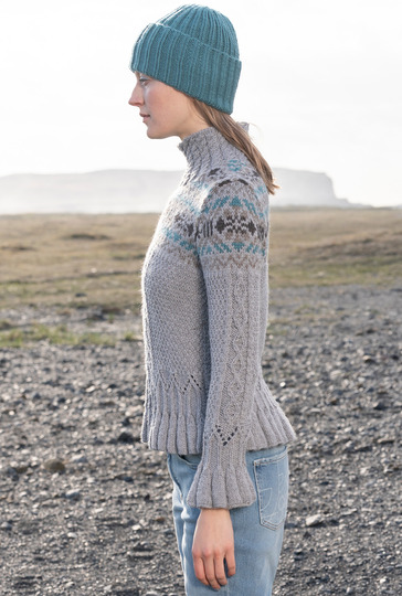 Pulli mit Rippenblenden und Mütze