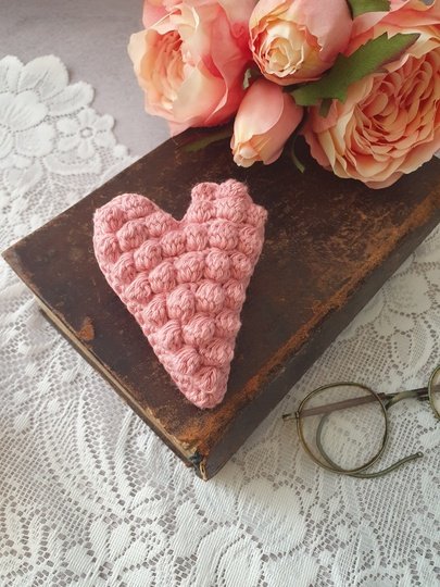 Häkelanleitung: Noppenherzen Ruby - in 3 Grössen - kein Nähen nötig!
