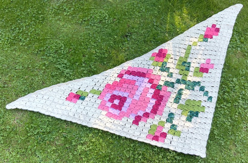Gehäkeltes Dreieckstuch DIE ROSE