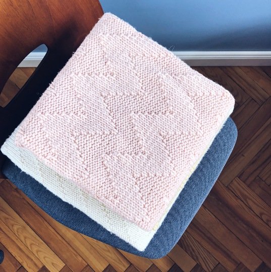 Babydecke im Chevron Muster Strickanleitung 5 Größen