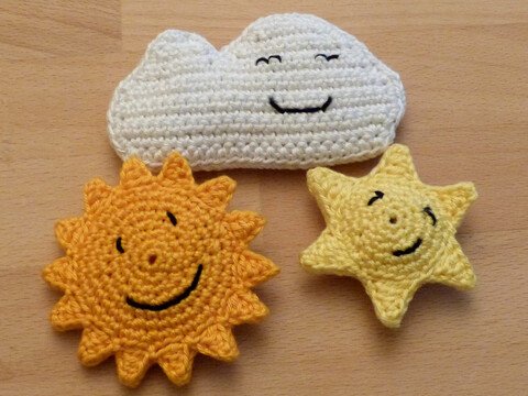 Häkelanleitung für Baby-Greiflinge mit Quietscher: Sonne, Stern und Wolke