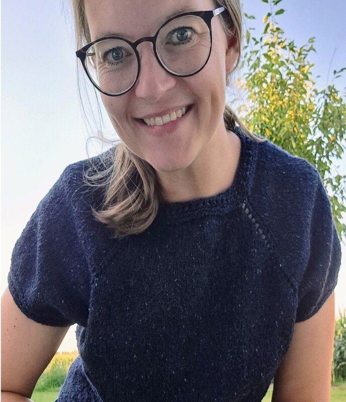 Knitting Pattern: Rosy Tee Adult