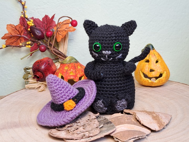 Halloween-Paket Sammelgurumi Kater Nigel und Geist Justus