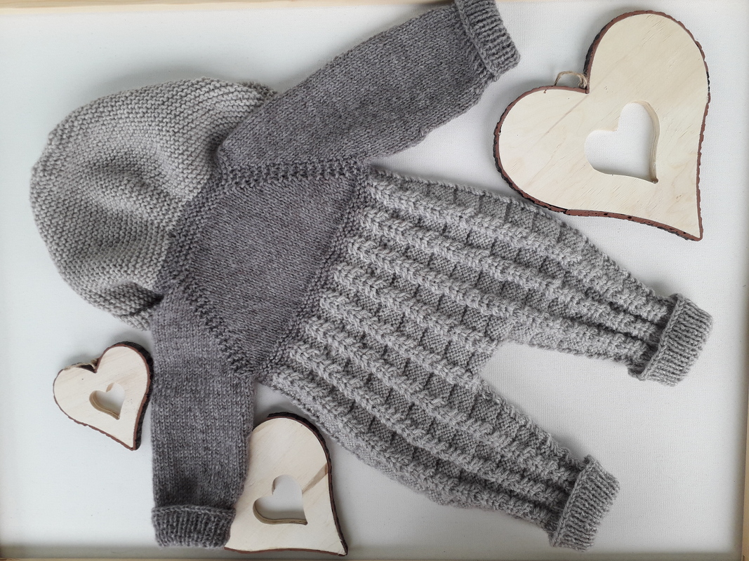 Strickanleitung Babyoverall in Größe 56-62, nahtlos,Stricktabelle mit Foto