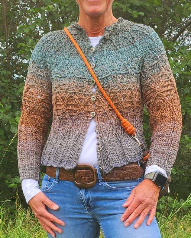 Karussell  - eine Häkel-Anleitung für eine Rundhals-Häkeljacke