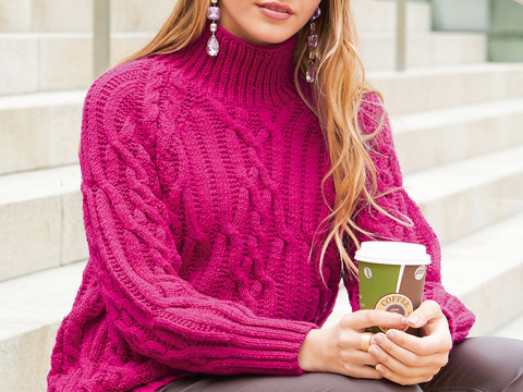 Raglanpulli im Aranmuster in Magenta