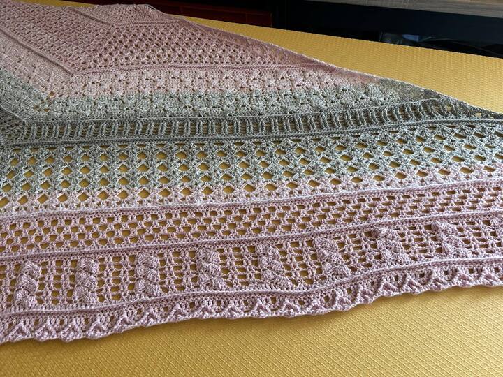 Flaches Dreieckstuch „Sangrey BE“ - Häkelanleitung