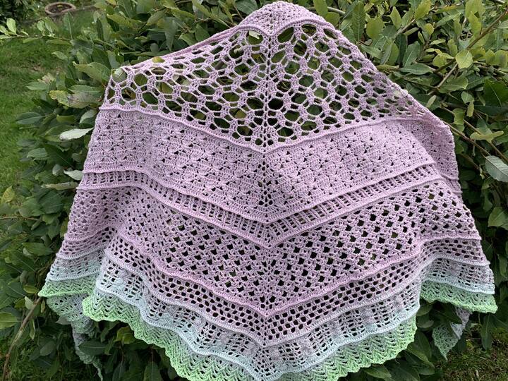 Flaches Dreieckstuch „Sangrey BE“ - Häkelanleitung