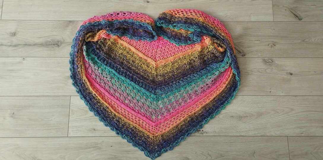 Flaches Dreieckstuch „Sangrey BE“ - Häkelanleitung