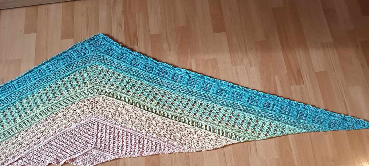 Flaches Dreieckstuch „Sangrey BE“ - Häkelanleitung