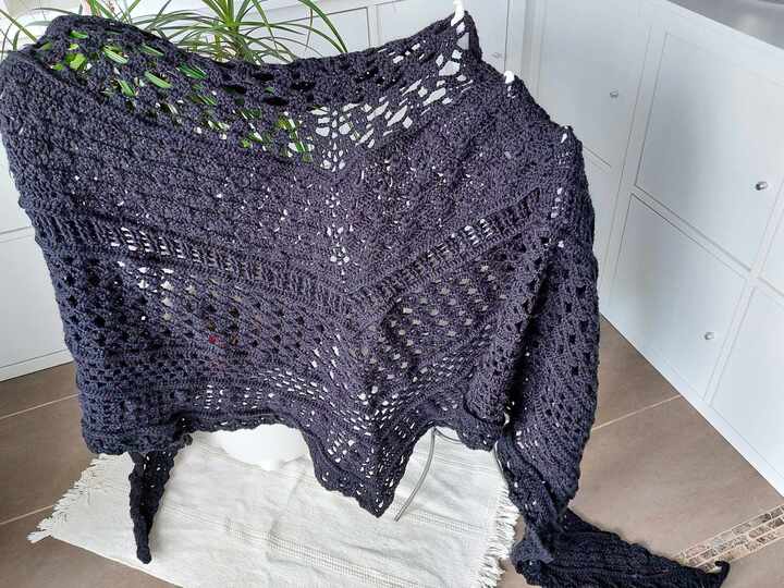 Flaches Dreieckstuch „Sangrey BE“ - Häkelanleitung