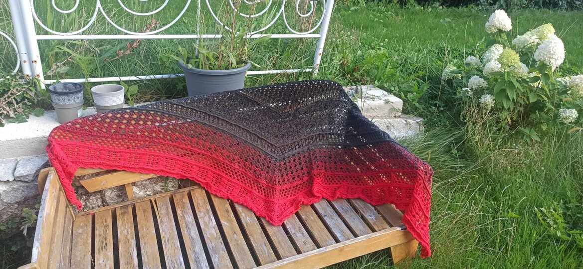 Flaches Dreieckstuch „Sangrey BE“ - Häkelanleitung