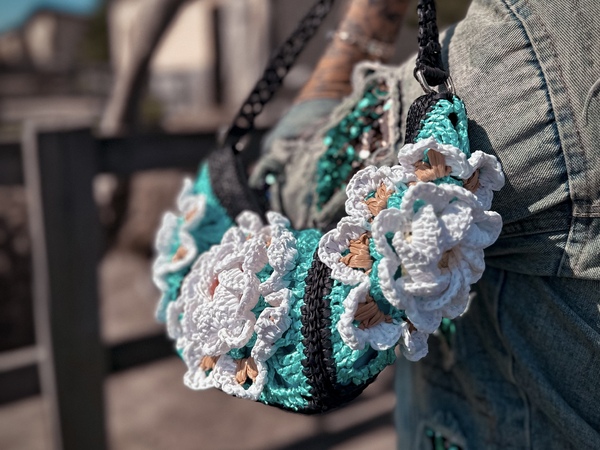 Granny Square Needle Book