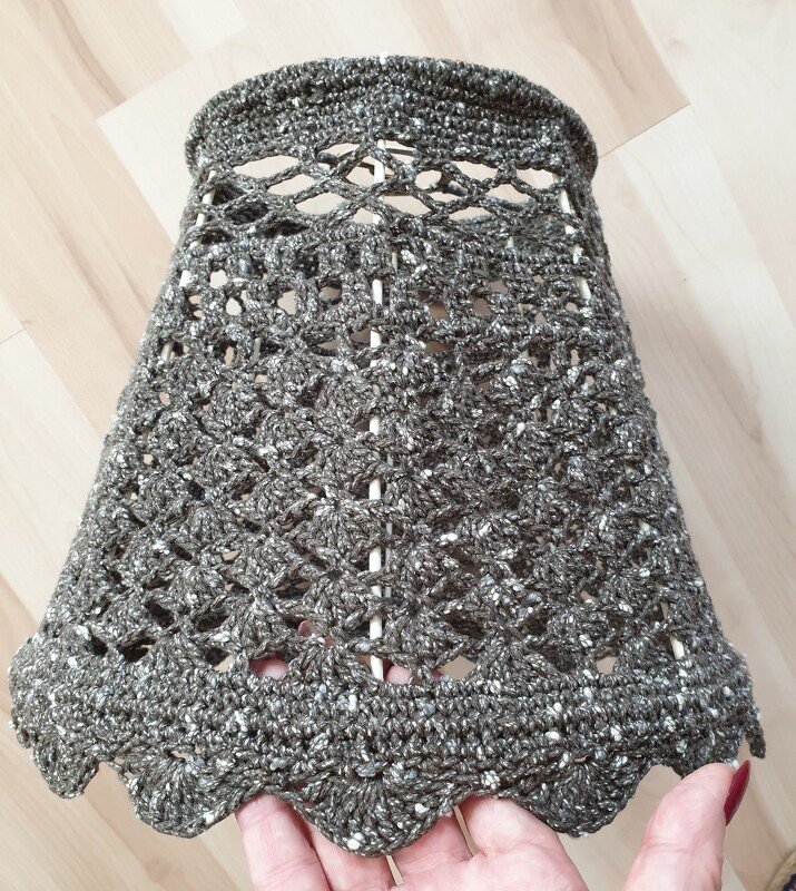 ELSA Lamp Shade - Crochet Pattern for a metal lamp frame