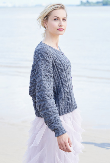 Jacke mit Fledermausärmeln und Zopfmustern in Anthrazit