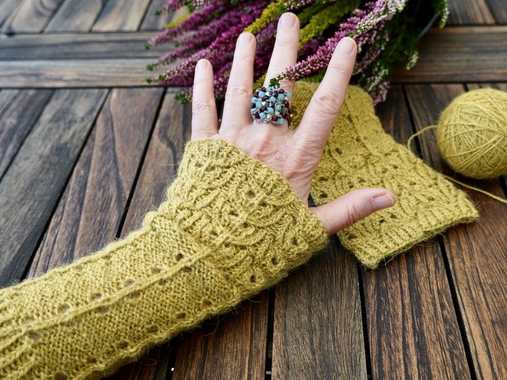 Wrist Warmers "Calluna", Knitting Pattern, 2 Sizes