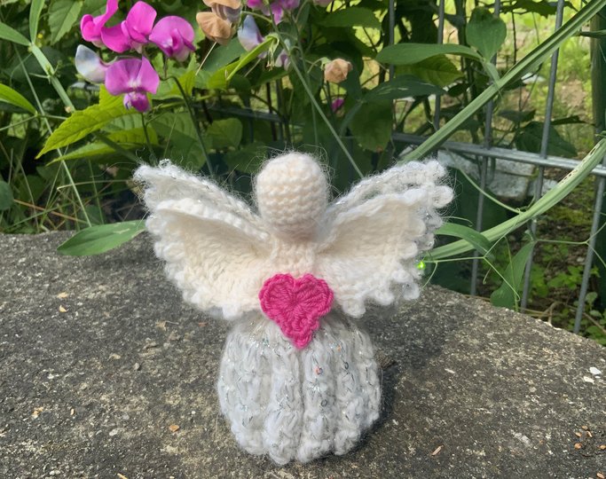 Stehendes Engelchen / Schutzengel